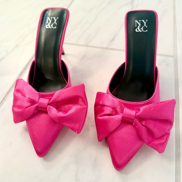 NWOT Women's Hot Pink Satin Bow Mule Heels - Picture 2 of 5